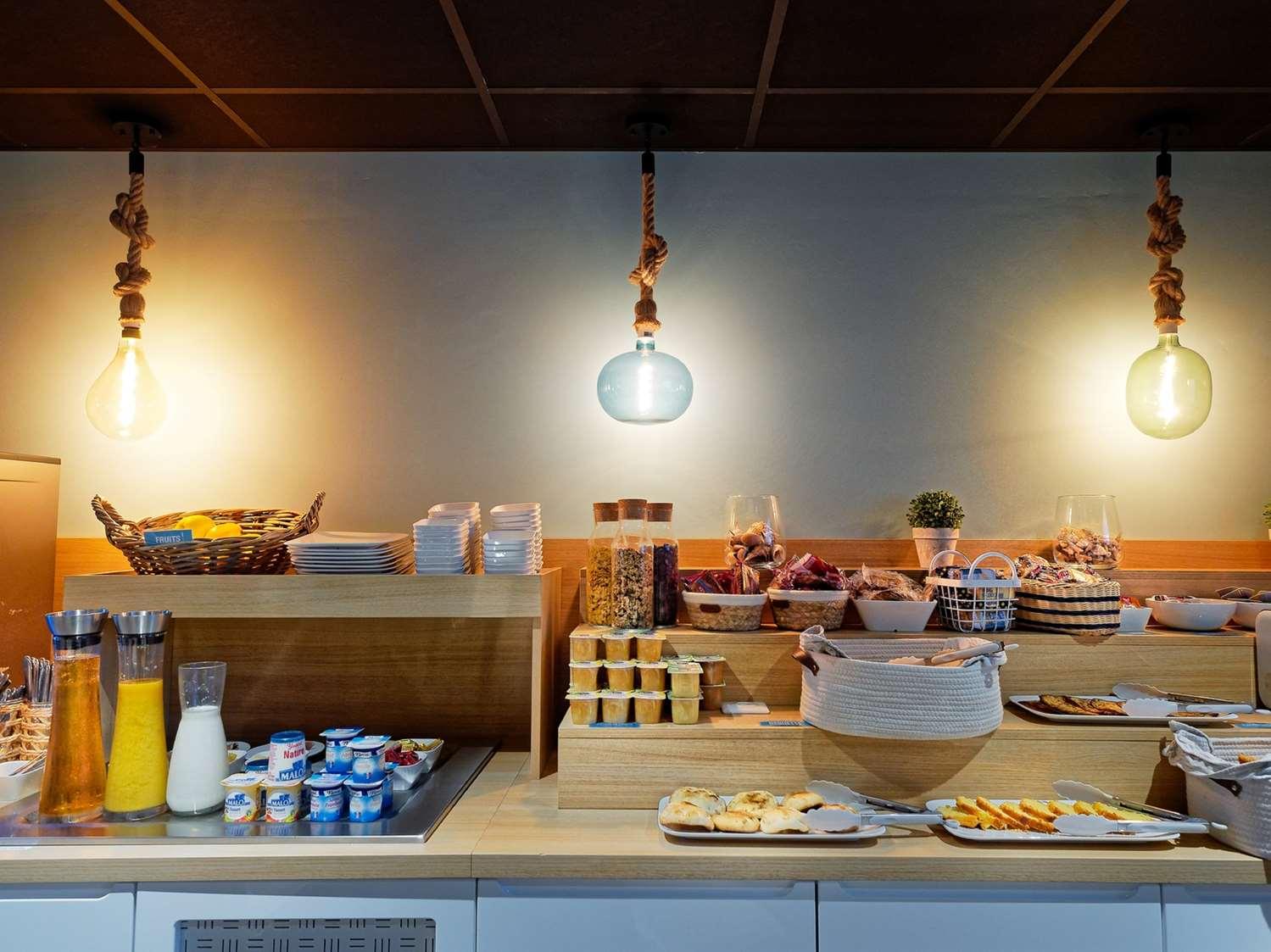 Kyriad Direct Saint Brieuc - Parc Des Expositions Tregueux Екстериор снимка